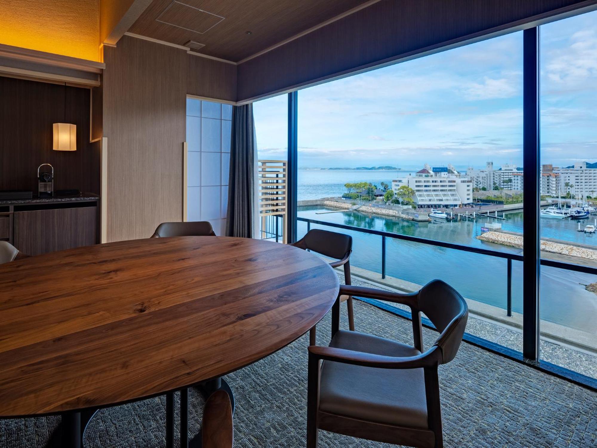 Hotel Awaji Yumesenkei Sumoto Habitación foto